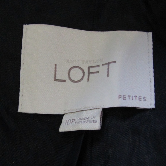 LOFT Black Ruffled Shoulder Blazer Size 10P - Picture 4 of 5